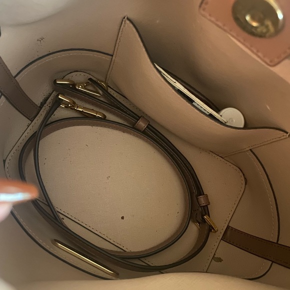 Mauve Michael Kors bucket bag - Picture 3 of 3